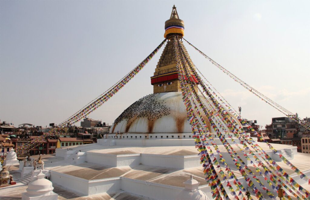 Seitenansicht von der Stupa in Bodnath