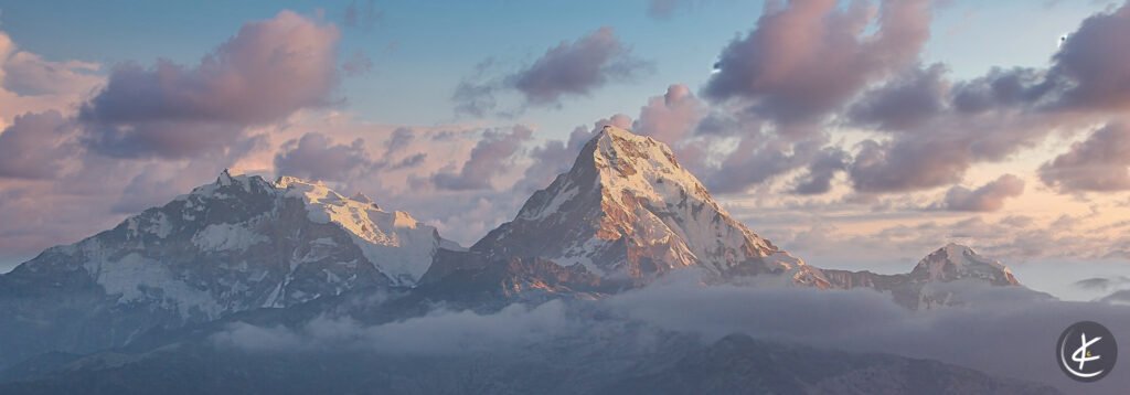 Aussicht von Poon Hill auf die Berge zum Sonnenaufgang